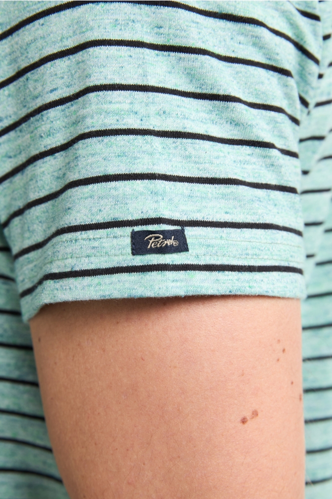 Petrol Industries groene heren t-shirt | Close up