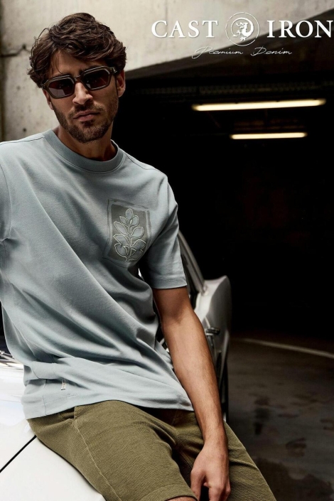 Cast Iron groene heren t-shirt | Sfeerbeeld, In situatie
