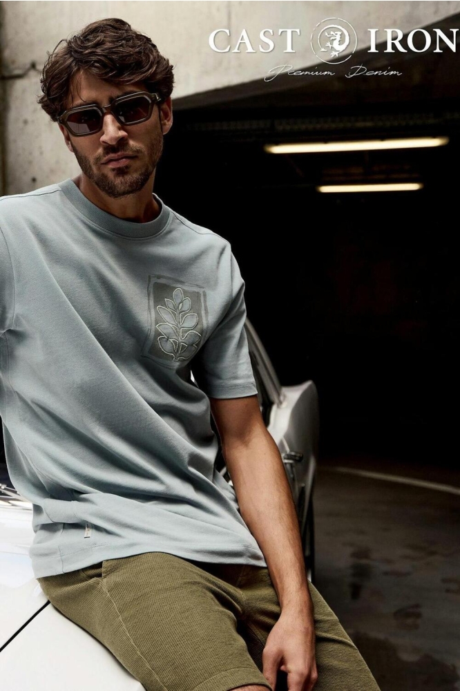 Cast Iron groene heren t-shirt | Sfeerbeeld, In situatie