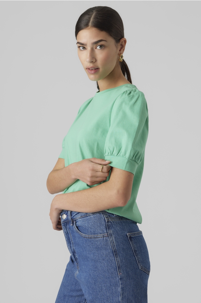 Vero Moda groene dames t-shirt | Model zijaanzicht