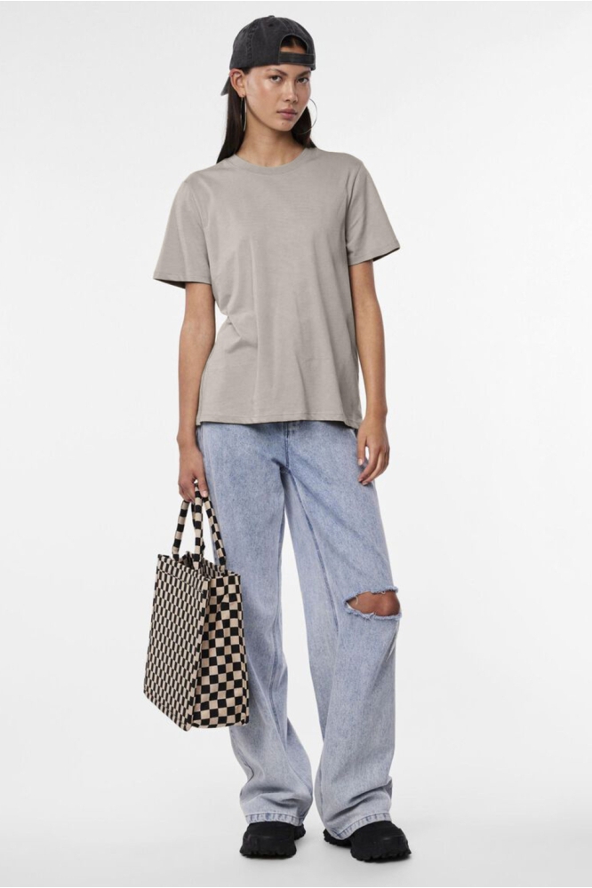 Pieces beige dames t-shirt | Model