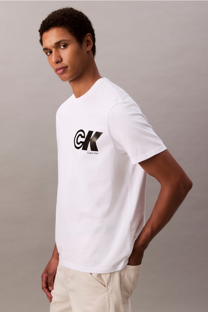 Calvin Klein witte heren t-shirt | Model zijaanzicht