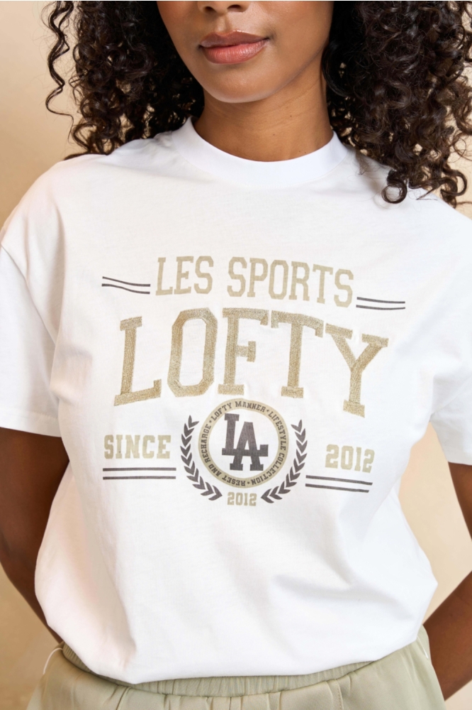 Lofty Manner witte dames t-shirt | Close up