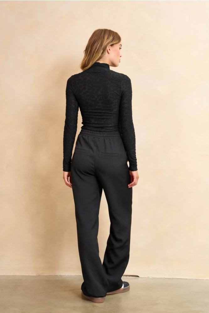 Lofty Manner zwarte dames t-shirt | Model