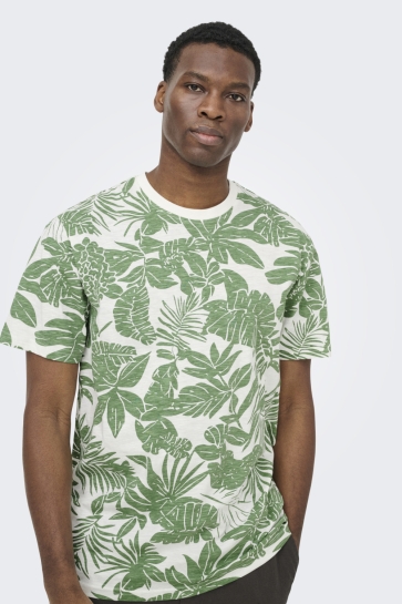 Only & Sons T-shirt ONSPERRY LIFE REG LEAF AOP SS TEE N 22025283 GARDENIA/JUNGLE COMFREY
