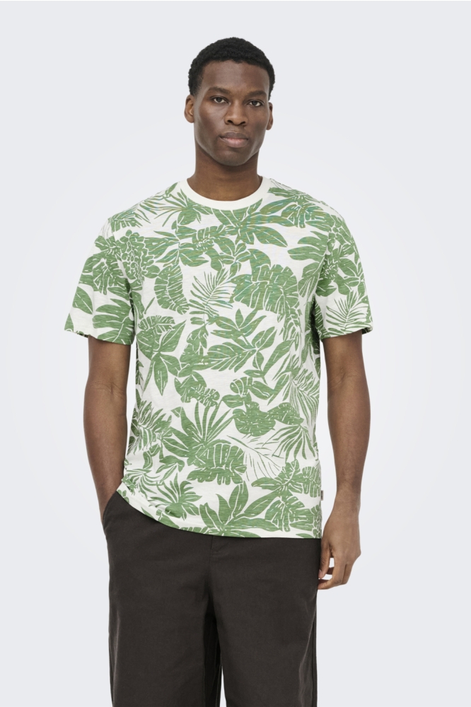 Only & Sons beige heren t-shirt | Model vooraanzicht