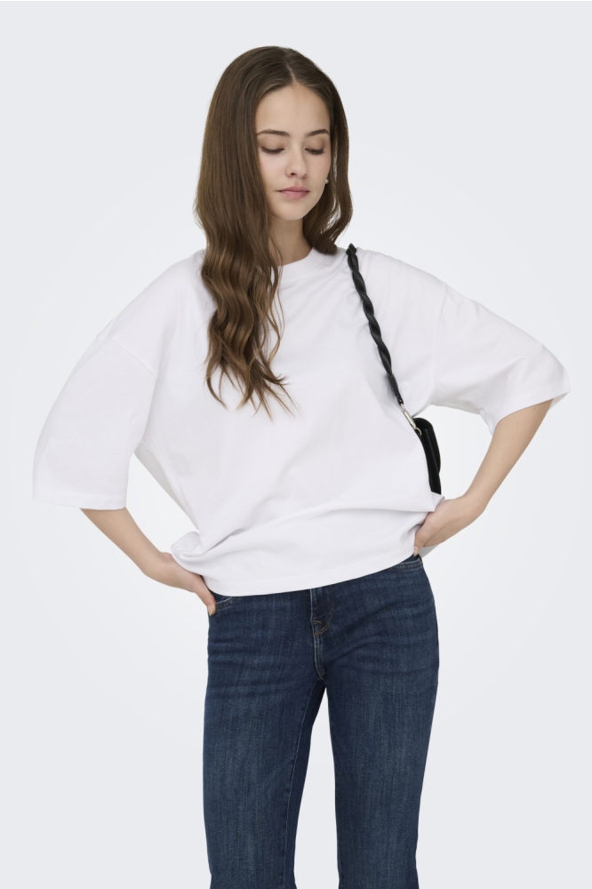 Only witte dames t-shirt | Model vooraanzicht
