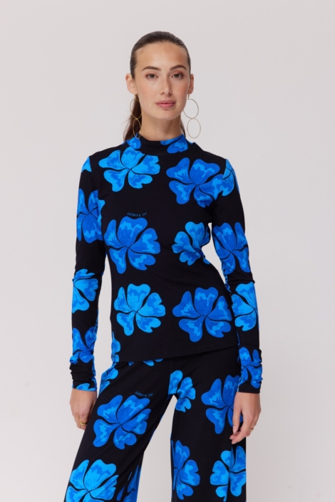 Harper & Yve blauwe dames t-shirt | Model vooraanzicht