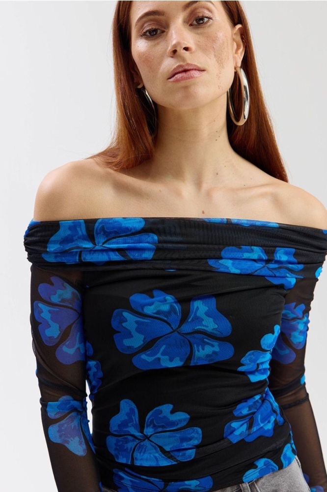 Harper & Yve blauwe dames top | Model vooraanzicht