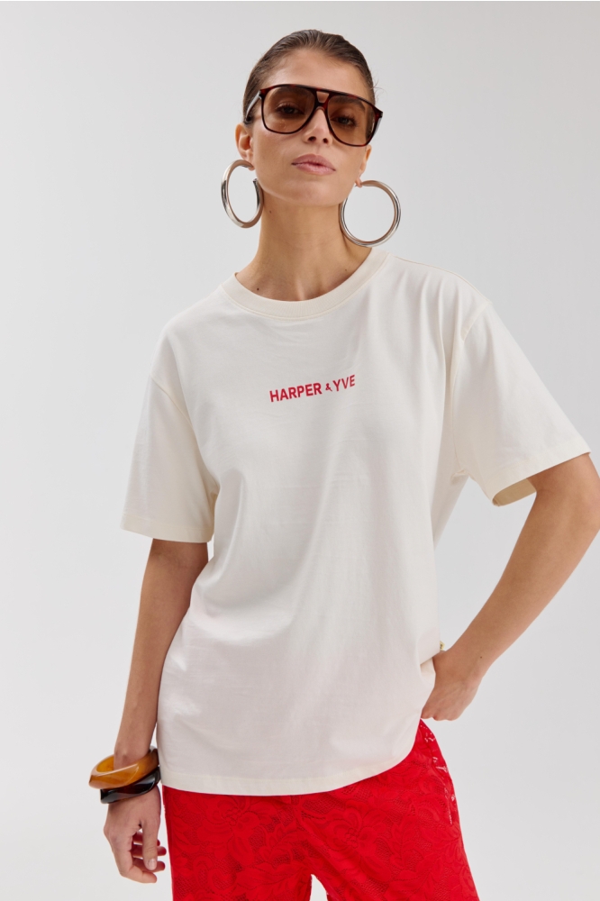 Harper & Yve ecru dames t-shirt | Model vooraanzicht