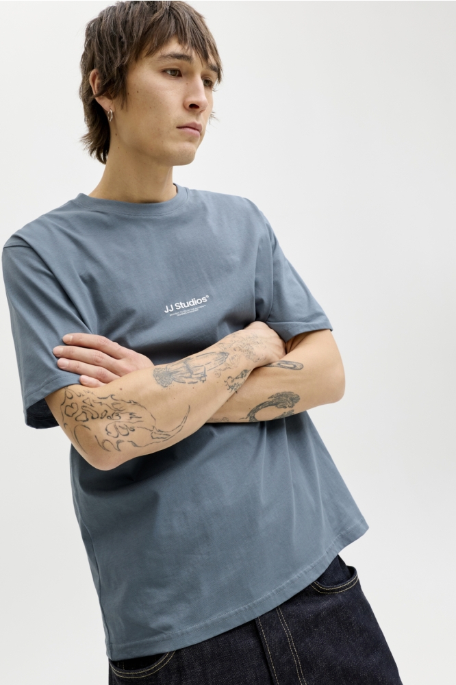 Jack & Jones blauwe heren t-shirt | Model vooraanzicht