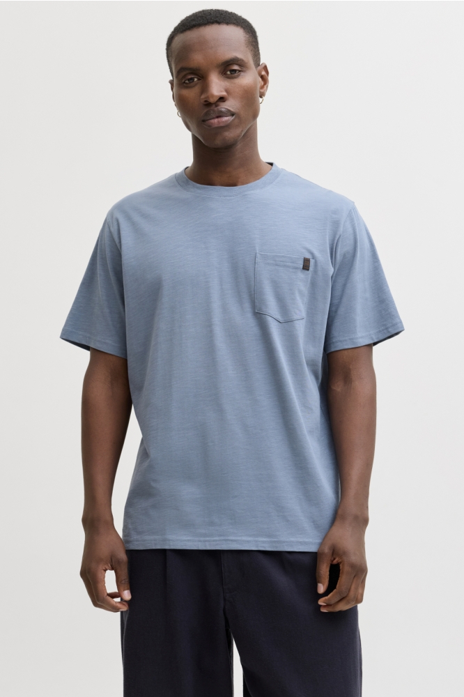 Jack & Jones blauwe heren t-shirt | Model vooraanzicht