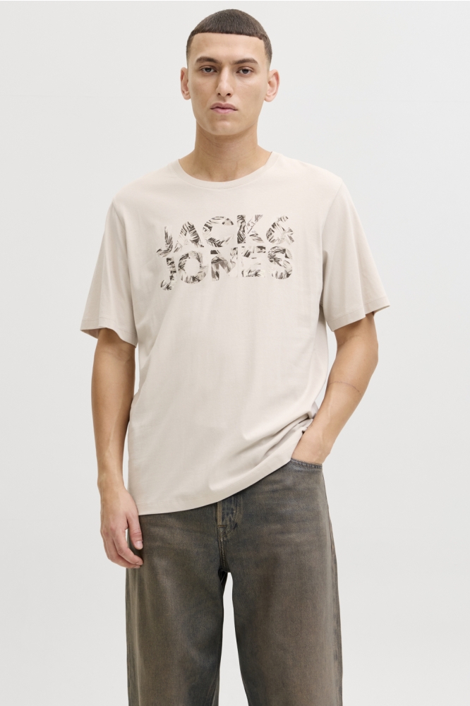 Jack & Jones beige heren t-shirt | Model vooraanzicht