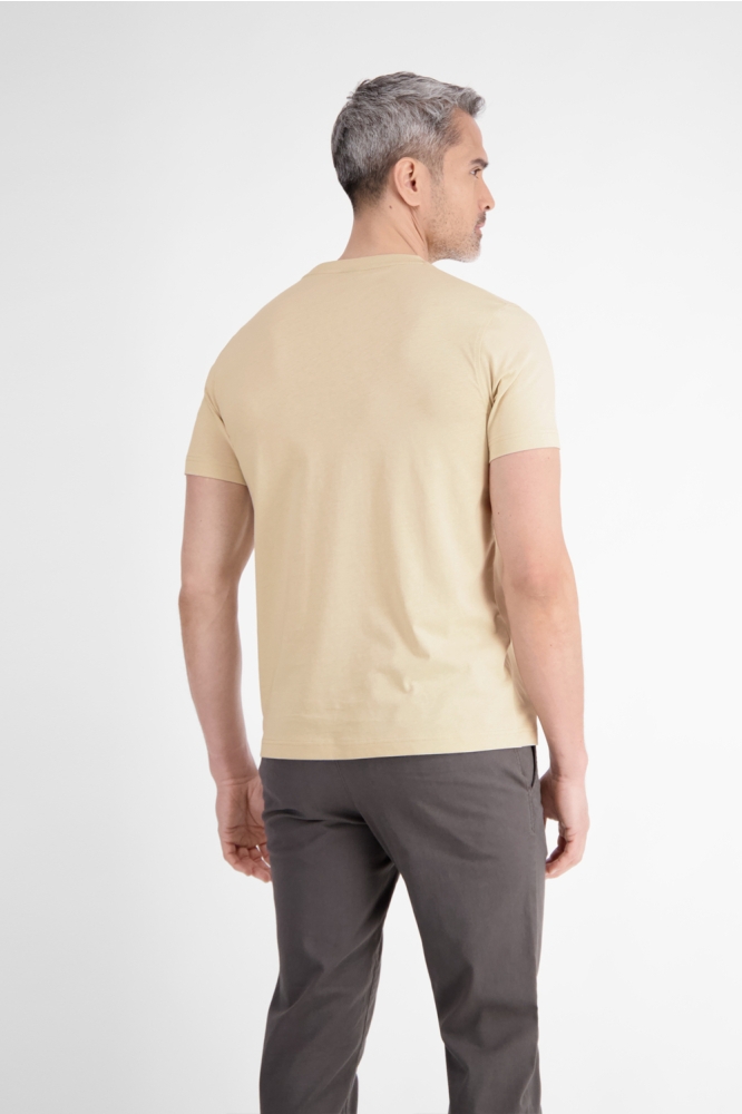 Lerros beige heren t-shirt | Model achteraanzicht