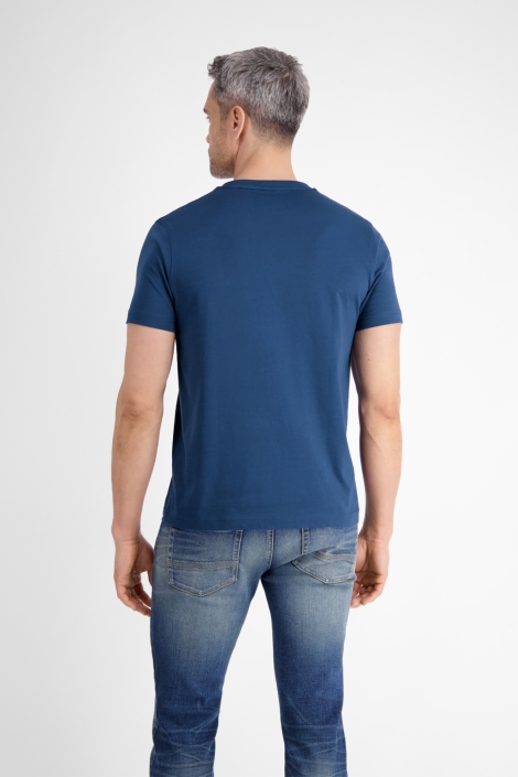 Lerros blauwe heren t-shirt | Model achteraanzicht