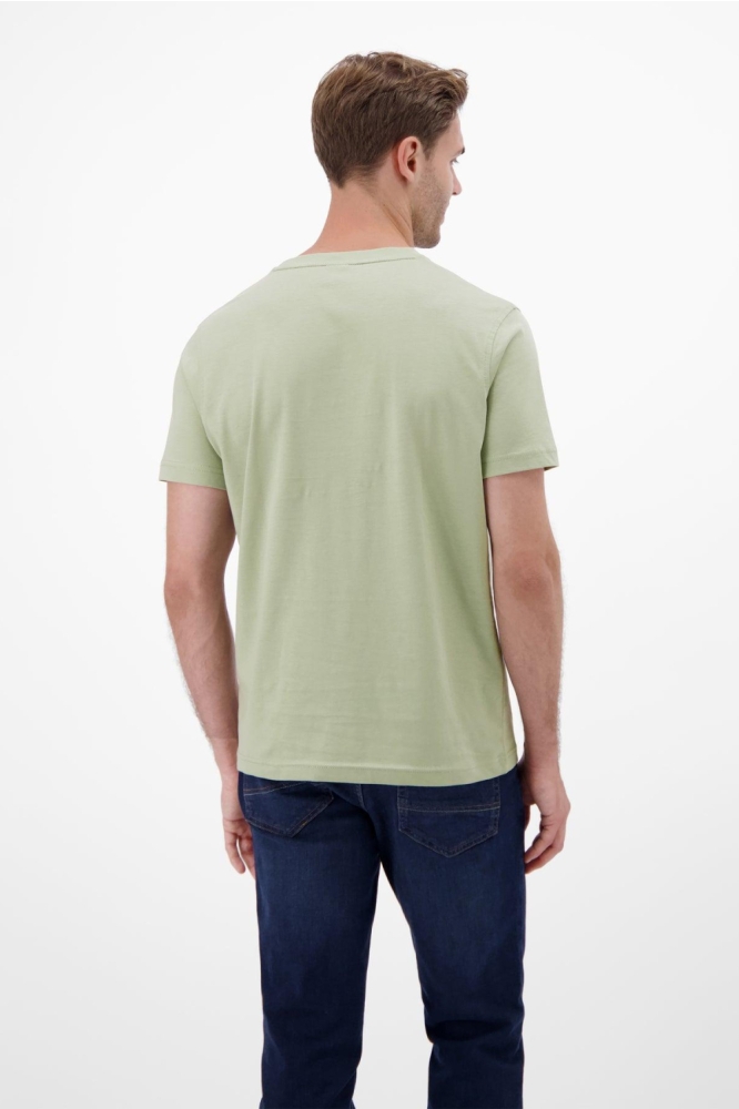 Lerros groene heren t-shirt | Model achteraanzicht