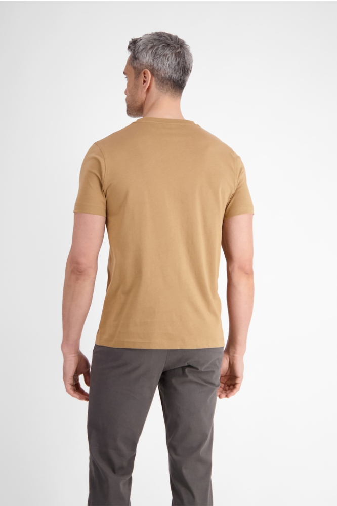 Lerros camel heren t-shirt | Model achteraanzicht