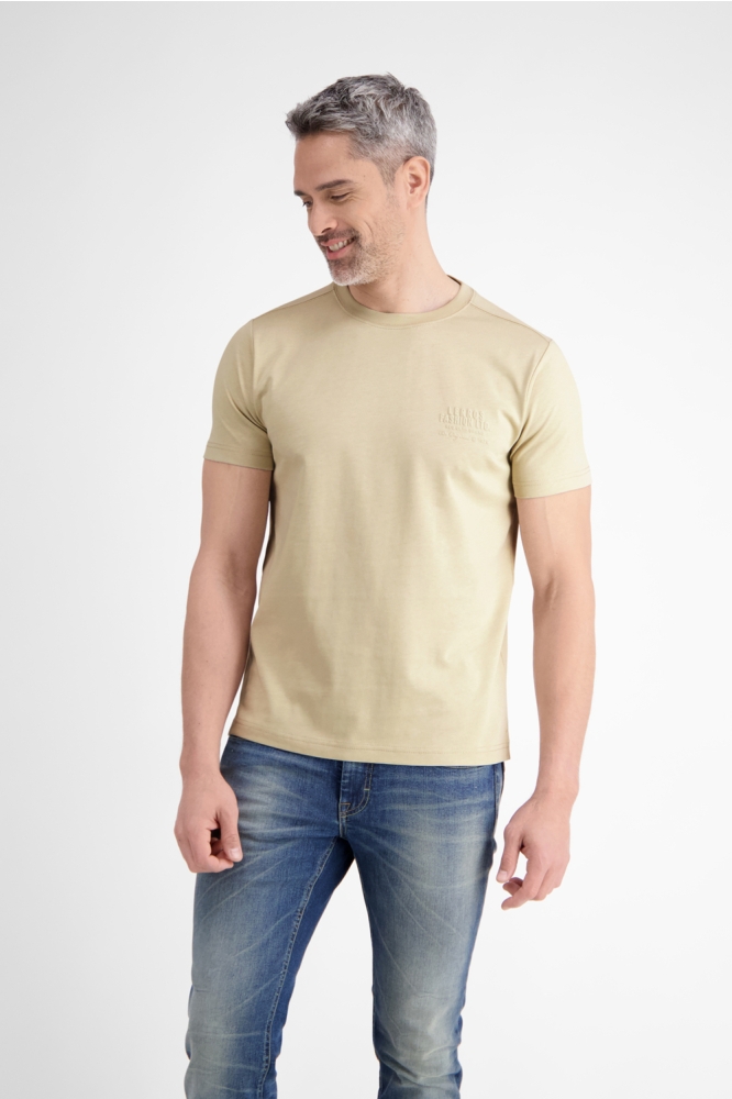 Lerros beige heren t-shirt | Model vooraanzicht