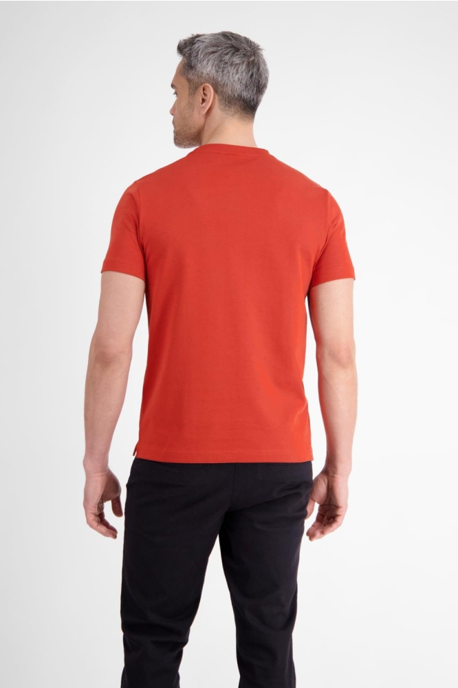 Lerros rode heren t-shirt | Model achteraanzicht