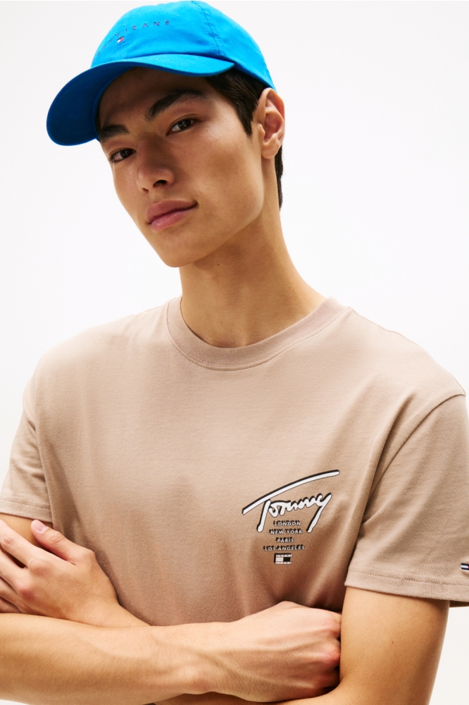 Tommy Jeans taupe heren t-shirt | Close up