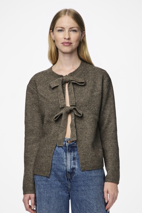 Pieces bruine dames vest | Model vooraanzicht