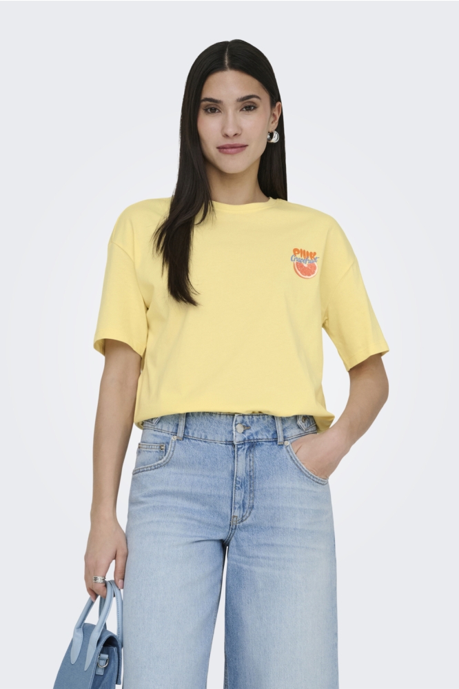 Only gele dames t-shirt | Model vooraanzicht
