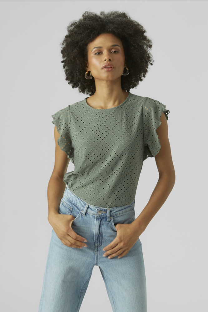 Vero Moda groene dames t-shirt | Model vooraanzicht