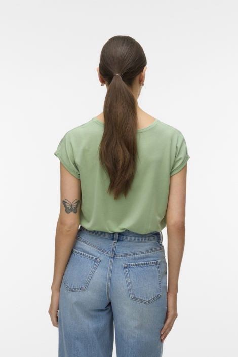 Vero Moda groene dames t-shirt | Model achteraanzicht
