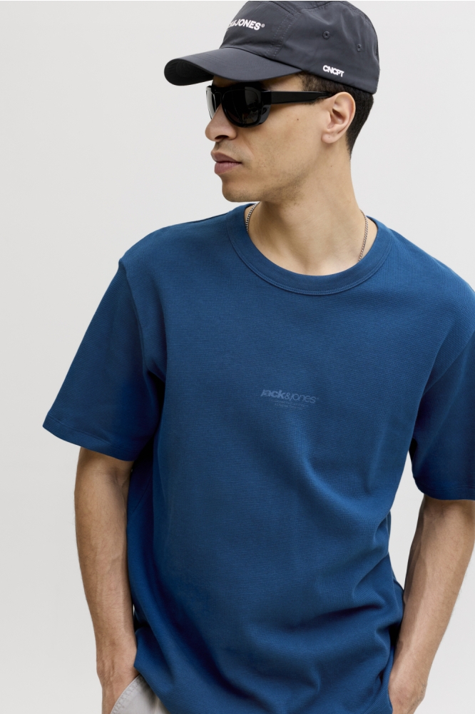 Jack & Jones blauwe heren t-shirt | Model vooraanzicht