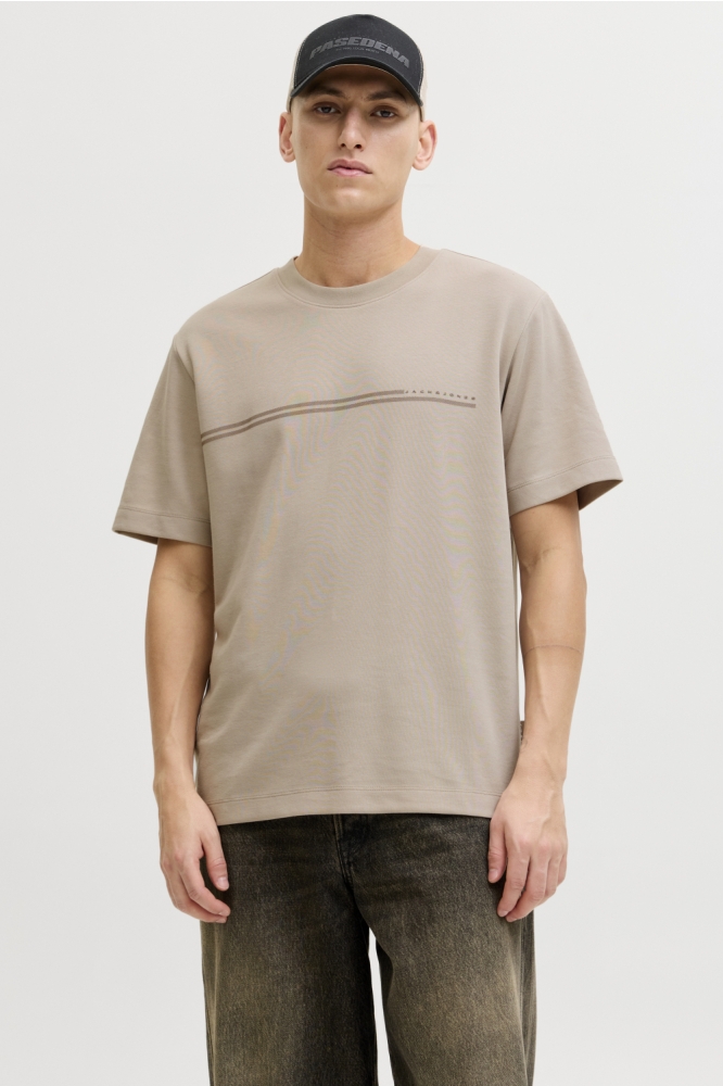 Jack & Jones beige heren t-shirt | Model vooraanzicht