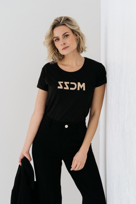 Maicazz zwarte dames t-shirt | Model vooraanzicht