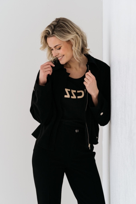 Maicazz zwarte dames t-shirt | Model