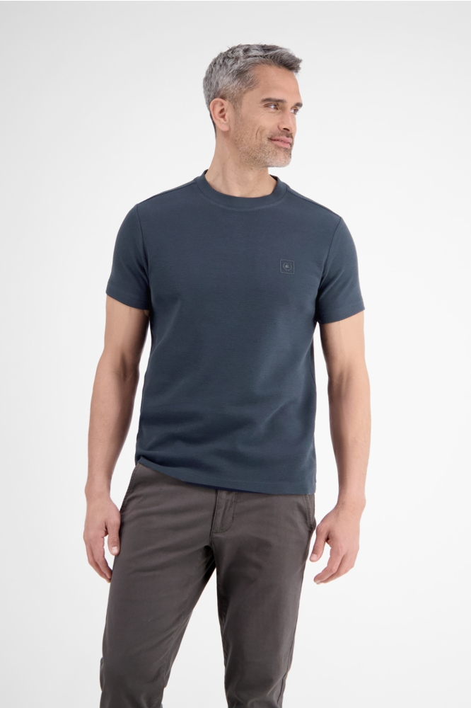 Lerros blauwe heren t-shirt | Model vooraanzicht