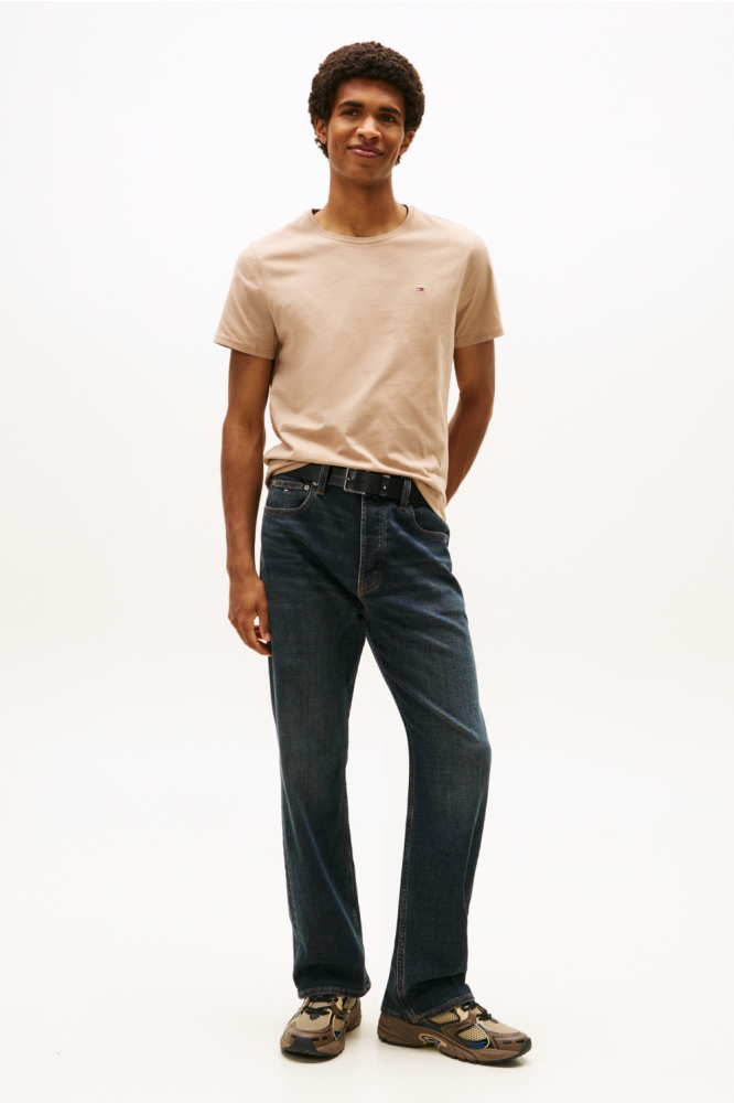 Tommy Jeans taupe heren t-shirt | Model
