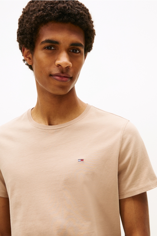 Tommy Jeans taupe heren t-shirt | Close up