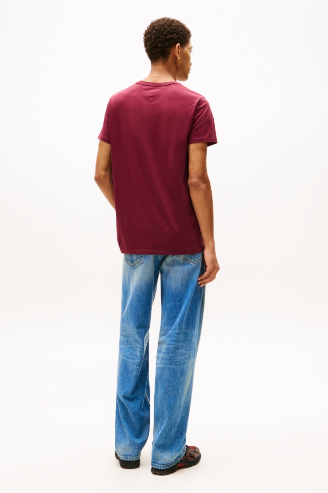 Tommy Jeans bordeaux heren t-shirt | Model achteraanzicht