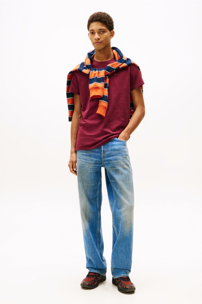 Tommy Jeans bordeaux heren t-shirt | Model