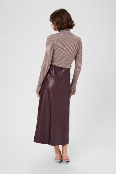 Culture bordeaux dames t-shirt | Model achteraanzicht