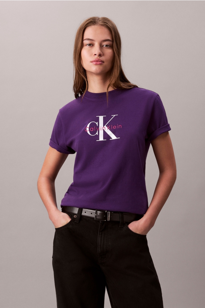 Calvin Klein paarse dames t-shirt | Model vooraanzicht