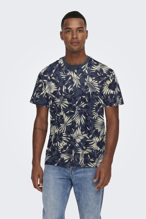 Only & Sons blauwe heren t-shirt | Model vooraanzicht