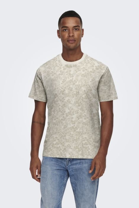 Only & Sons beige heren t-shirt | Model vooraanzicht