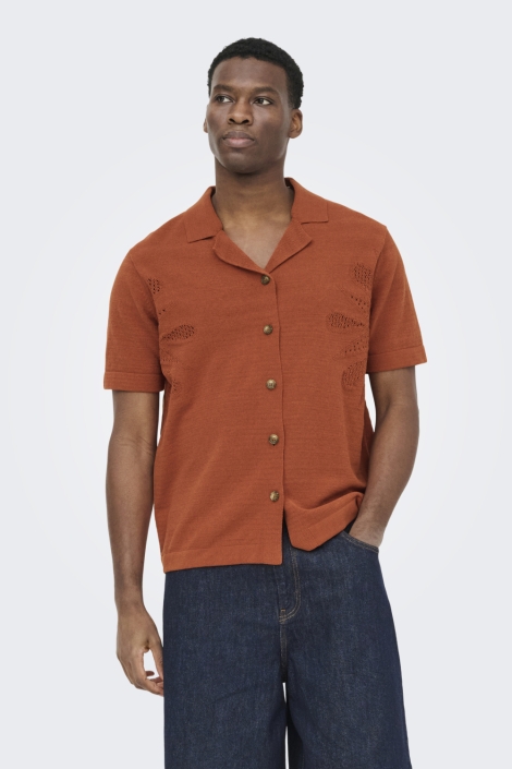 Only & Sons bruine heren overhemd | Model vooraanzicht