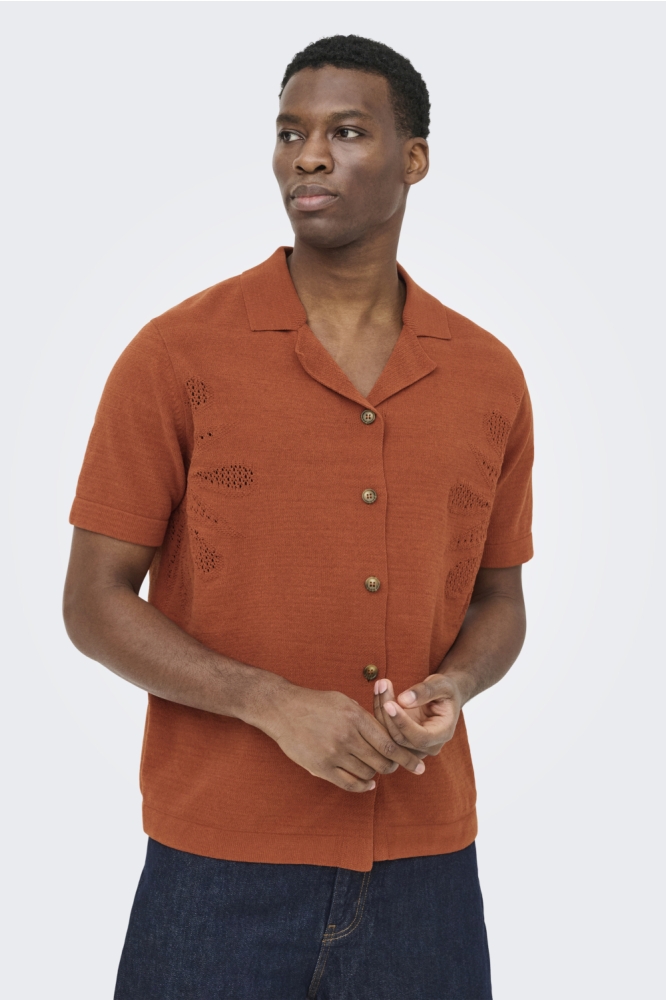 Only & Sons bruine heren overhemd | Model vooraanzicht