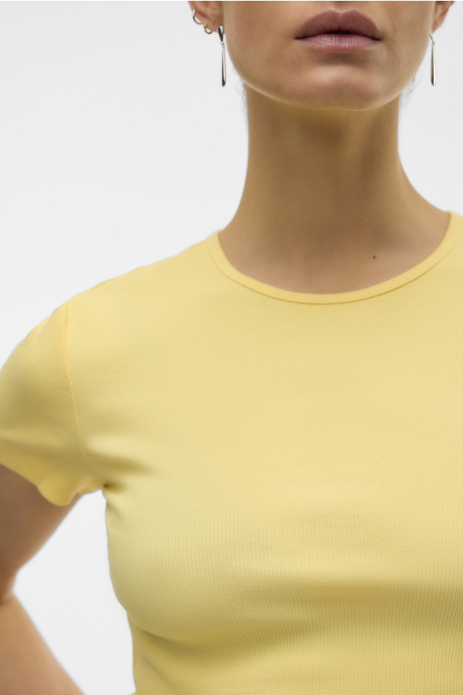 Vero Moda gele dames t-shirt | Close up