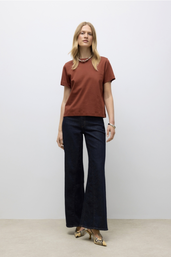 Vero Moda bruine dames t-shirt | Model vooraanzicht