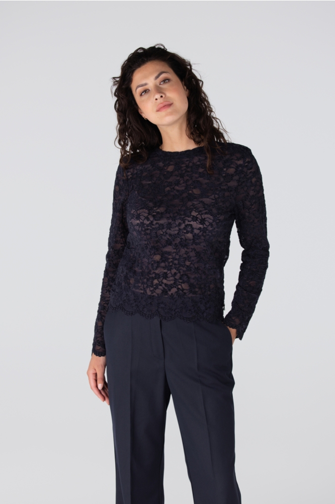 Juffrouw Jansen blauwe dames t-shirt | Model vooraanzicht