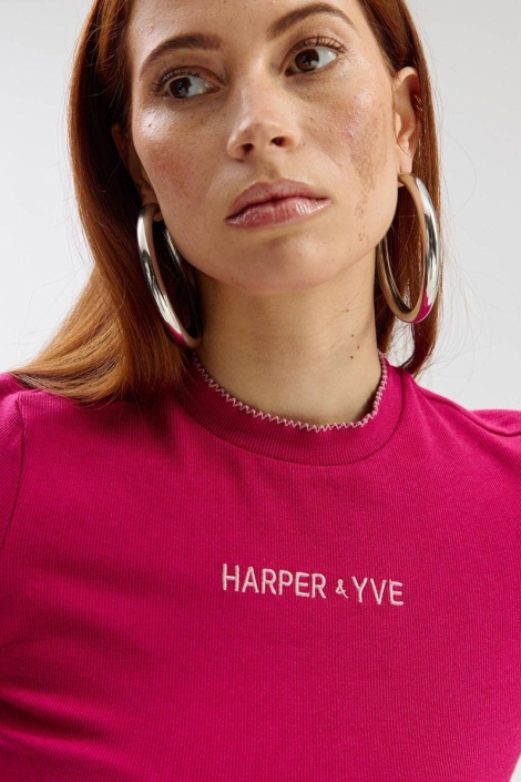 Harper & Yve roze dames t-shirt | Close up