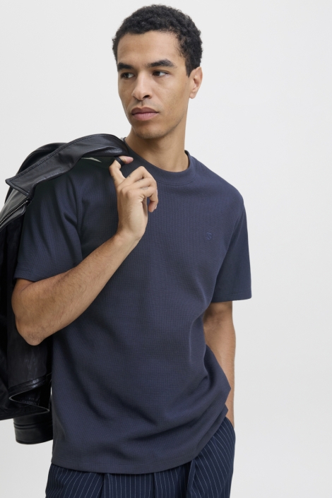 Jack & Jones blauwe heren t-shirt | Model vooraanzicht