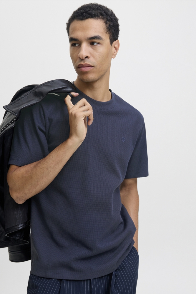 Jack & Jones blauwe heren t-shirt | Model vooraanzicht