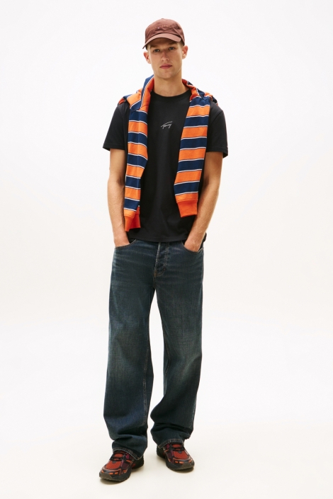 Tommy Jeans zwarte heren t-shirt | Model